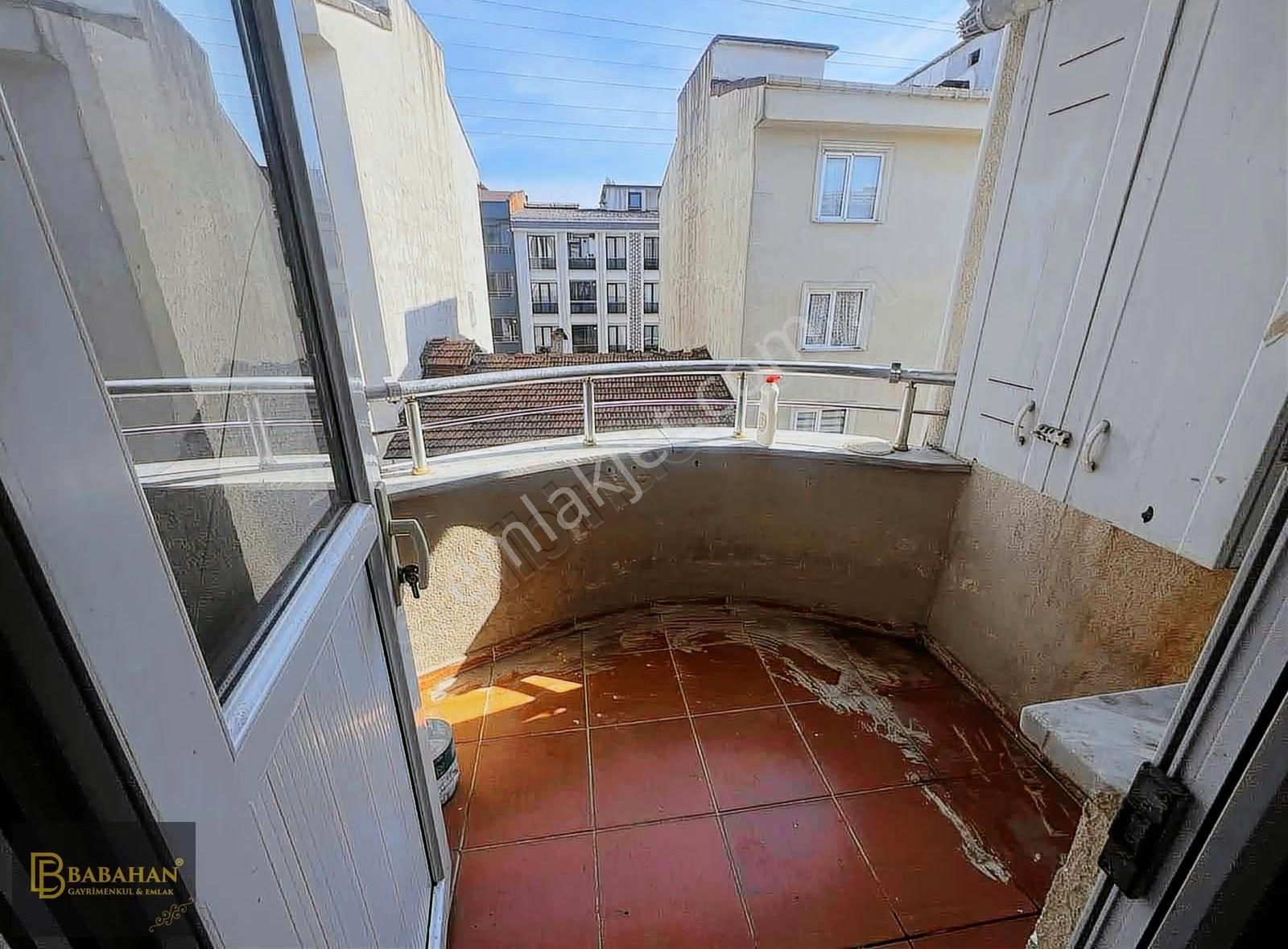 Turgut Özal Mahallesi'nde Kiralık Metrobüse Yakın 2+1 Ara Kat - Görsel 4