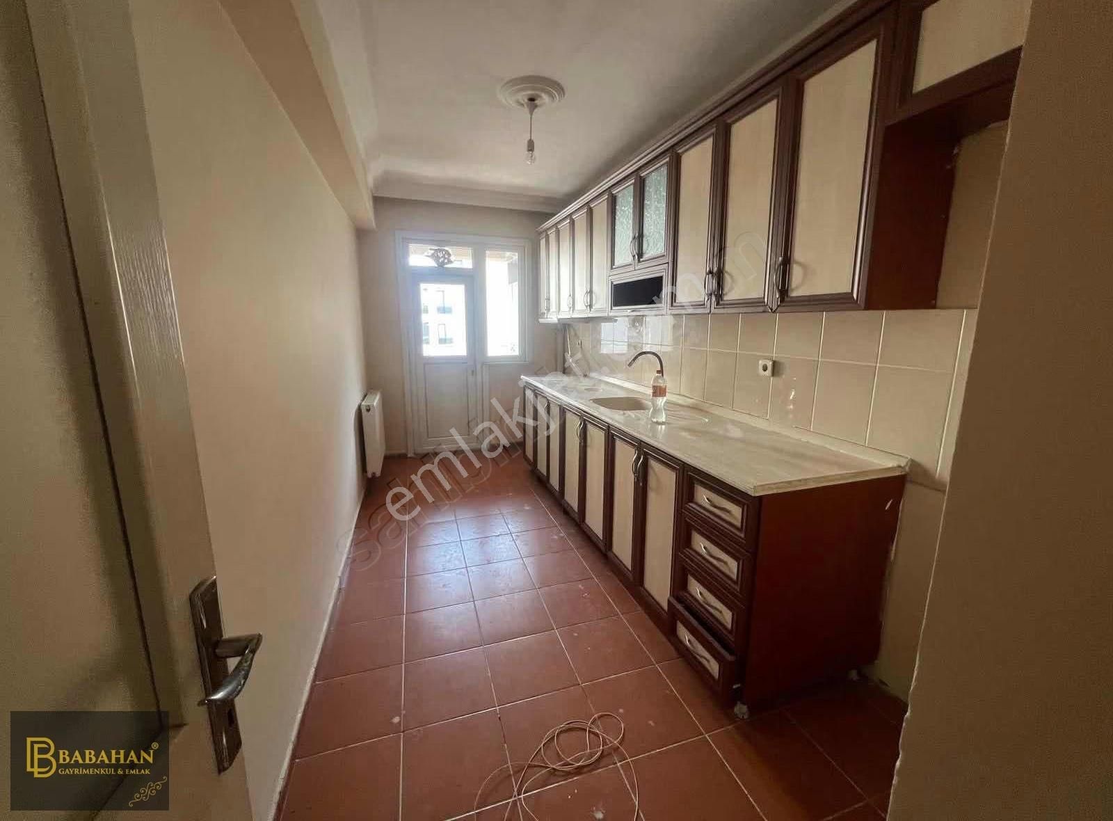 Turgut Özal Mahallesi'nde Kiralık Metrobüse Yakın 2+1 Ara Kat - Görsel 7