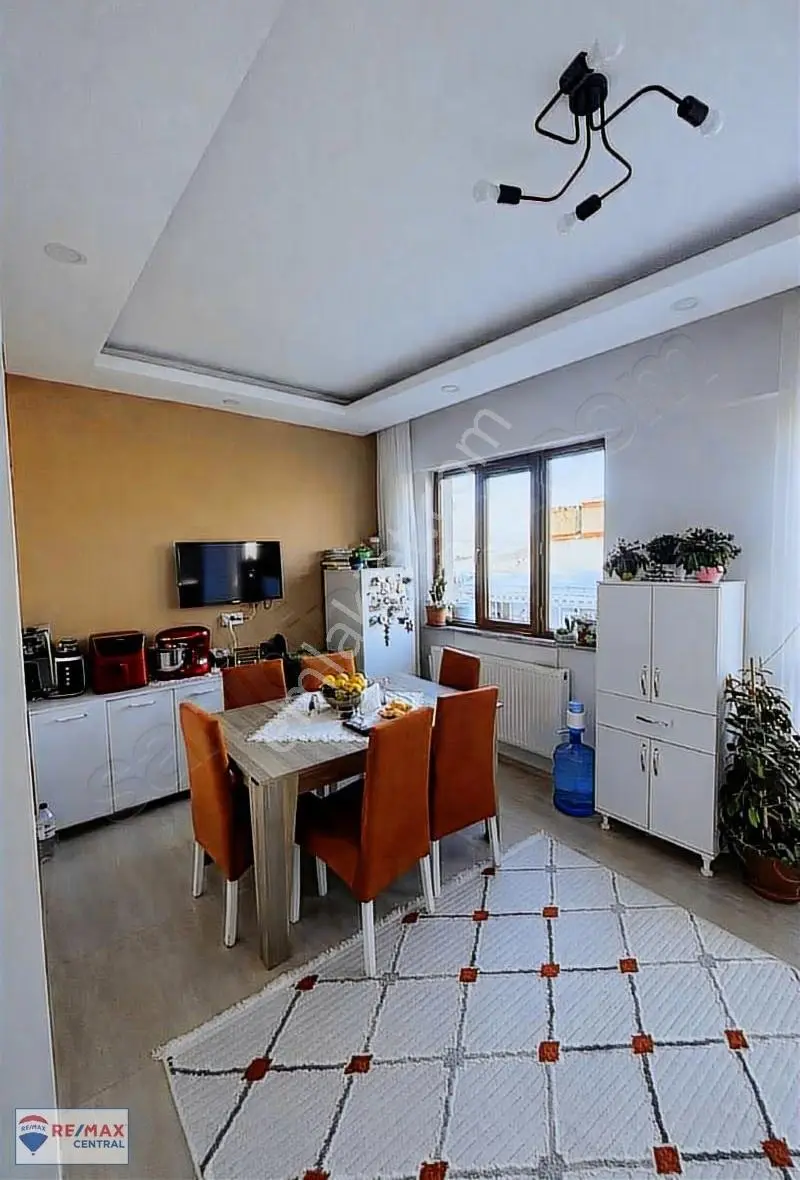 Re/max Central'dan Cuma Pazarı Civarı Satılık Lüx 2+2 Daire - Görsel 4