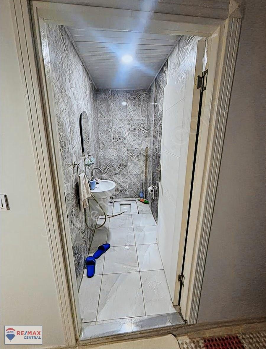 Re/max Central'dan Cuma Pazarı Civarı Satılık Lüx 2+2 Daire - Görsel 7