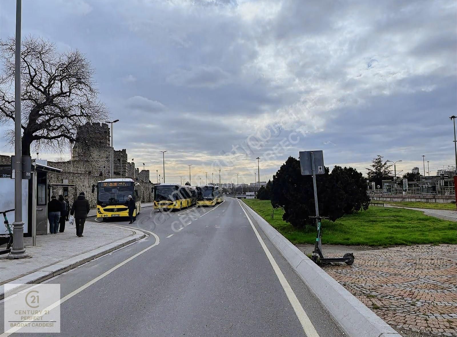 Topkapı Sur&çarşı&metrobüs& Tramvay Dibindeyatırımlık 1+1 - Görsel 3