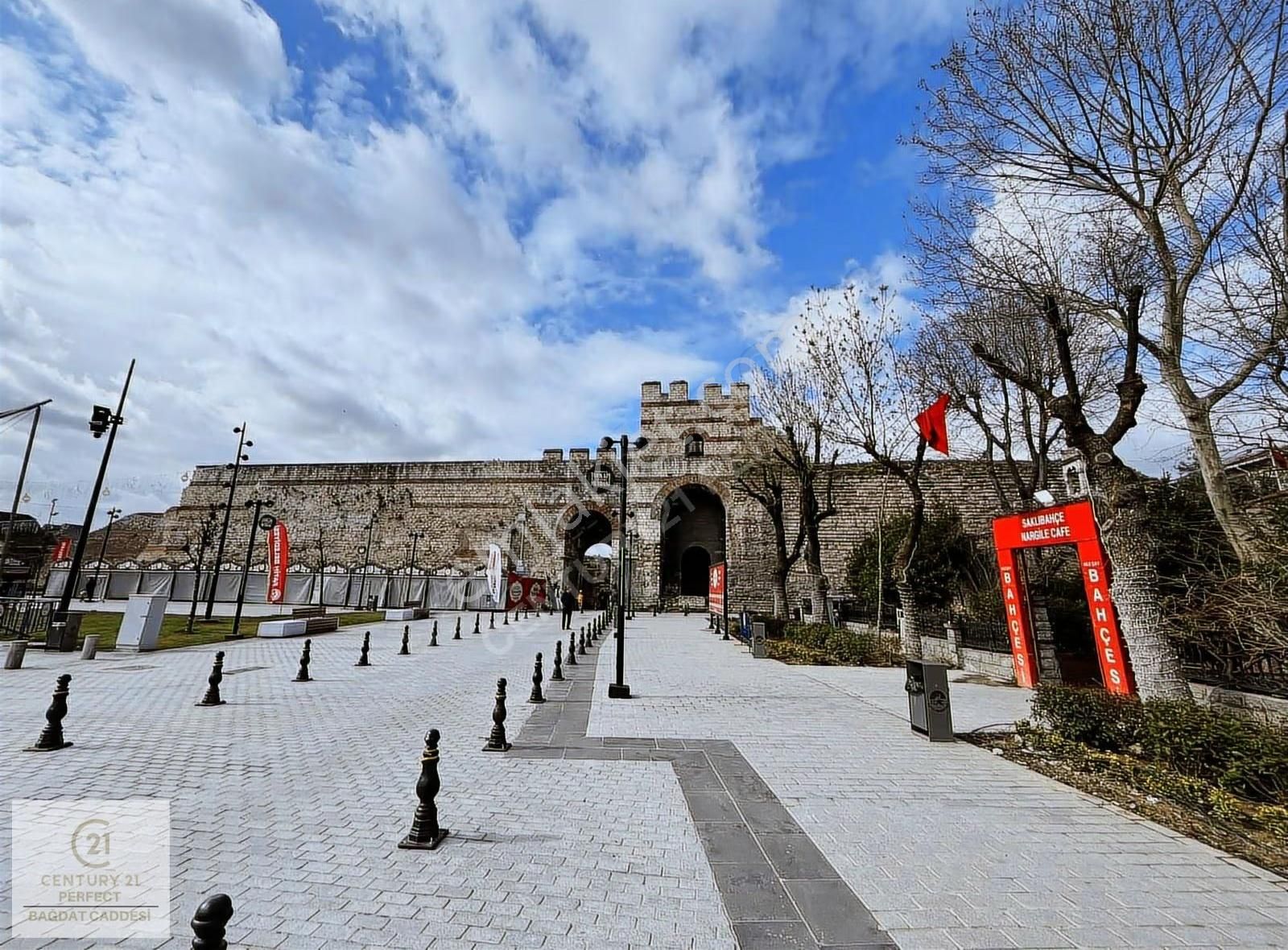 Topkapı Sur&çarşı&metrobüs& Tramvay Dibindeyatırımlık 1+1