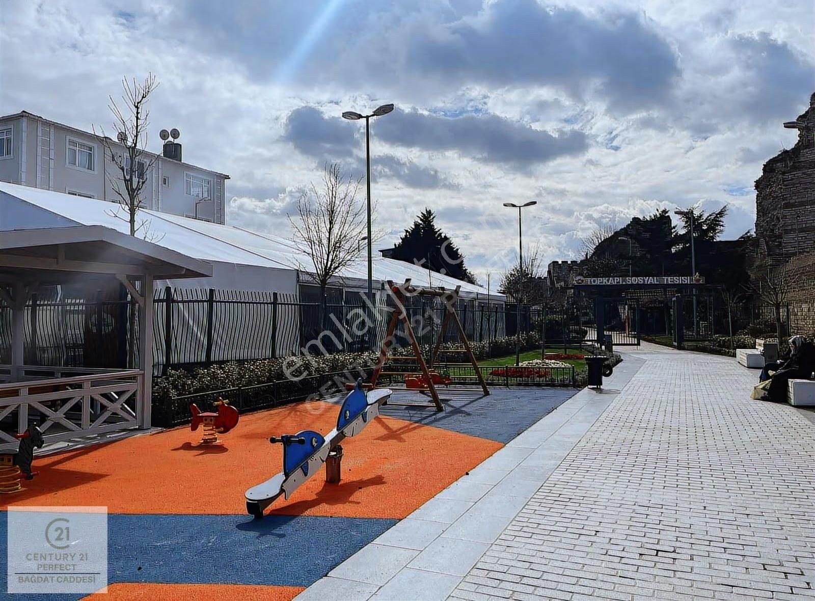 Topkapı Sur&çarşı&metrobüs& Tramvay Dibindeyatırımlık 1+1 - Görsel 12