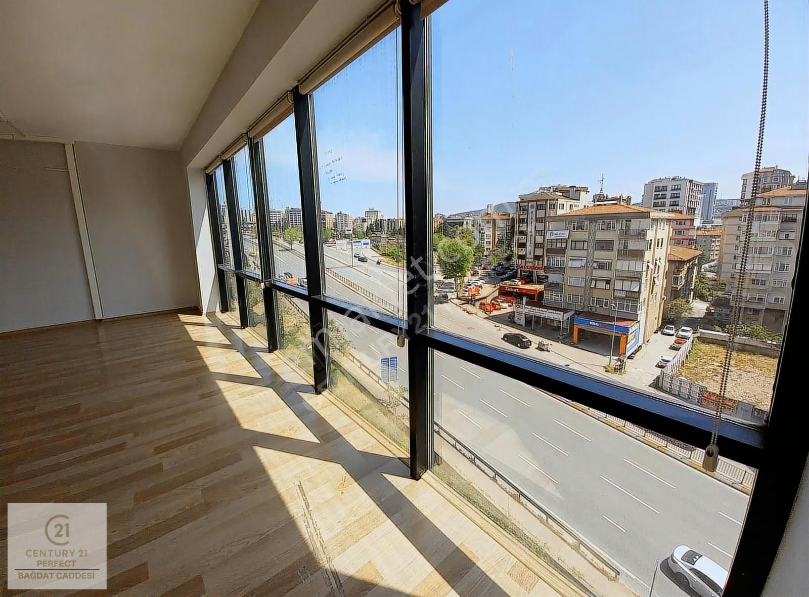 Bostancı Yanyol Üzerinde Metroya 2 Dk Kiralık Ofis