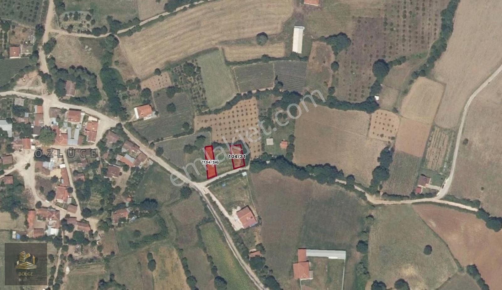 Bölge'den İnegöl Özlücede Satılık 300 M2 İmarlı Arsa