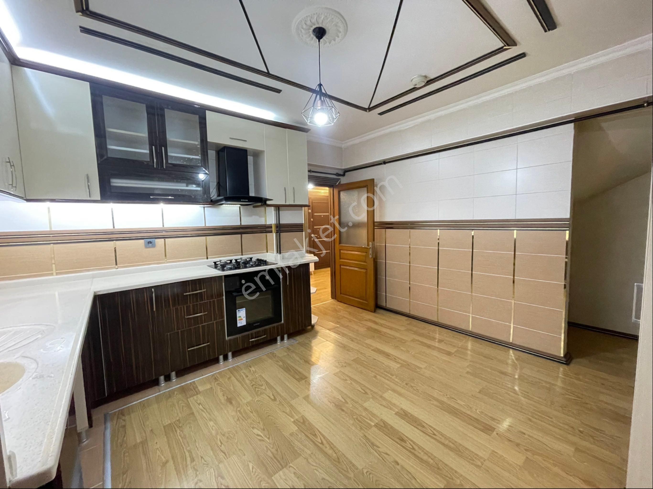 Köşkte Full Yapılı Acill Satılık 4+2 Asansörlü Çift Girişli Dublex - Görsel 27