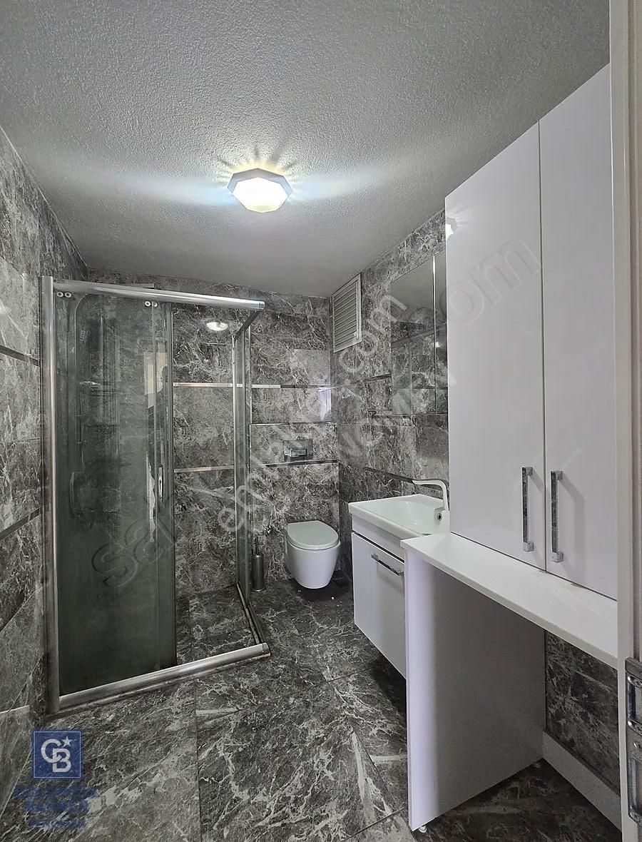 Ferhatpaşa -komple Sıfırlanmış -balkon -aile Apt. Ankastreli 3+1 - Görsel 13