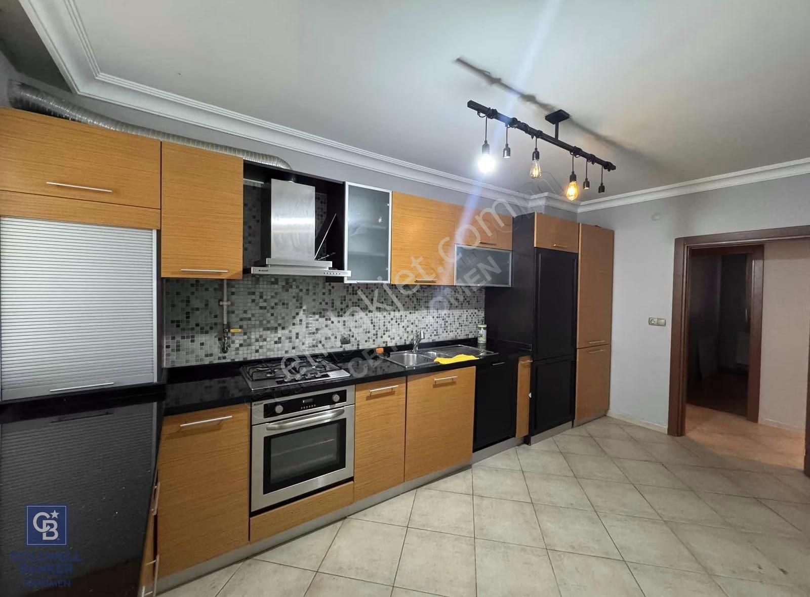 Çekmeköy Merkez Mah. Armoni Sitesi'nde Kiralık 4+1 Daire 196 M2 - Görsel 22