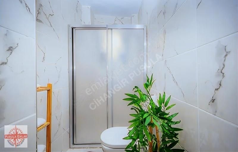 Cihangir Pürtelaş Sokak'ta 1. Kat 1+1 Kiralık Daire