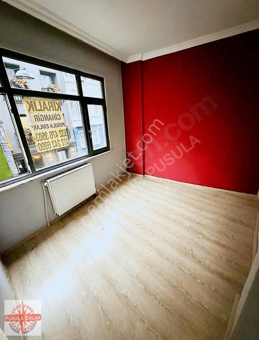 Cihangir Pürtelaş Sokak'ta 1. Kat 1+1 Kiralık Daire - Görsel 12