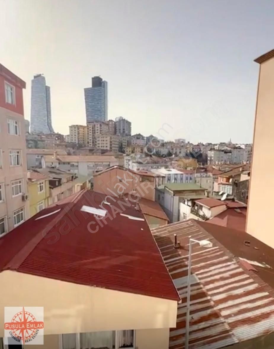 Mecidiyeköy Metroya Yakın, Aydınlık 2+1 Arakat Daire