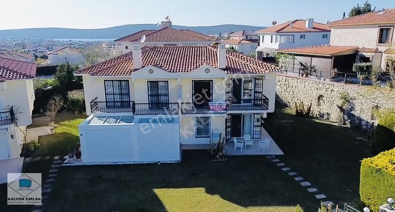 Kalyon'dan Çeşme Yalı Da Denize Yakın Havuzlu Site İçi Villa