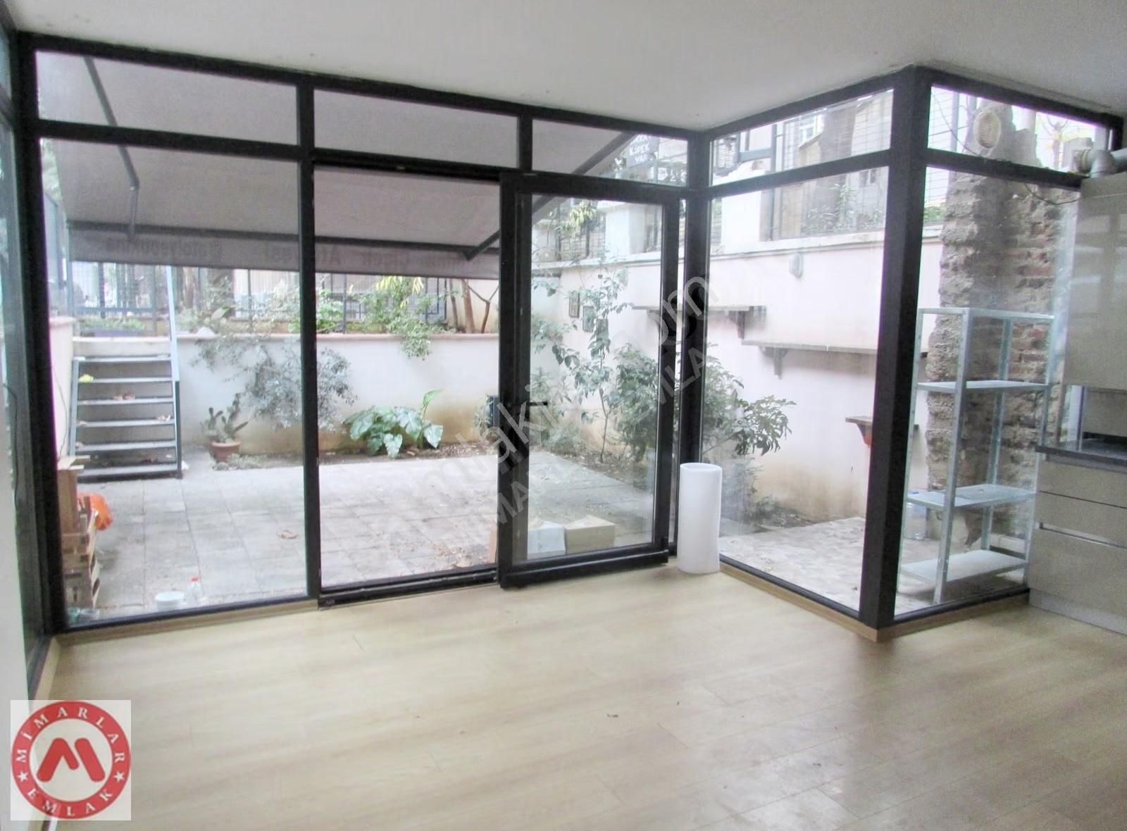 Kadıköy Osmanağa Genç Bina Kombili Müstakil Bahçeli 1+1 Dükkan