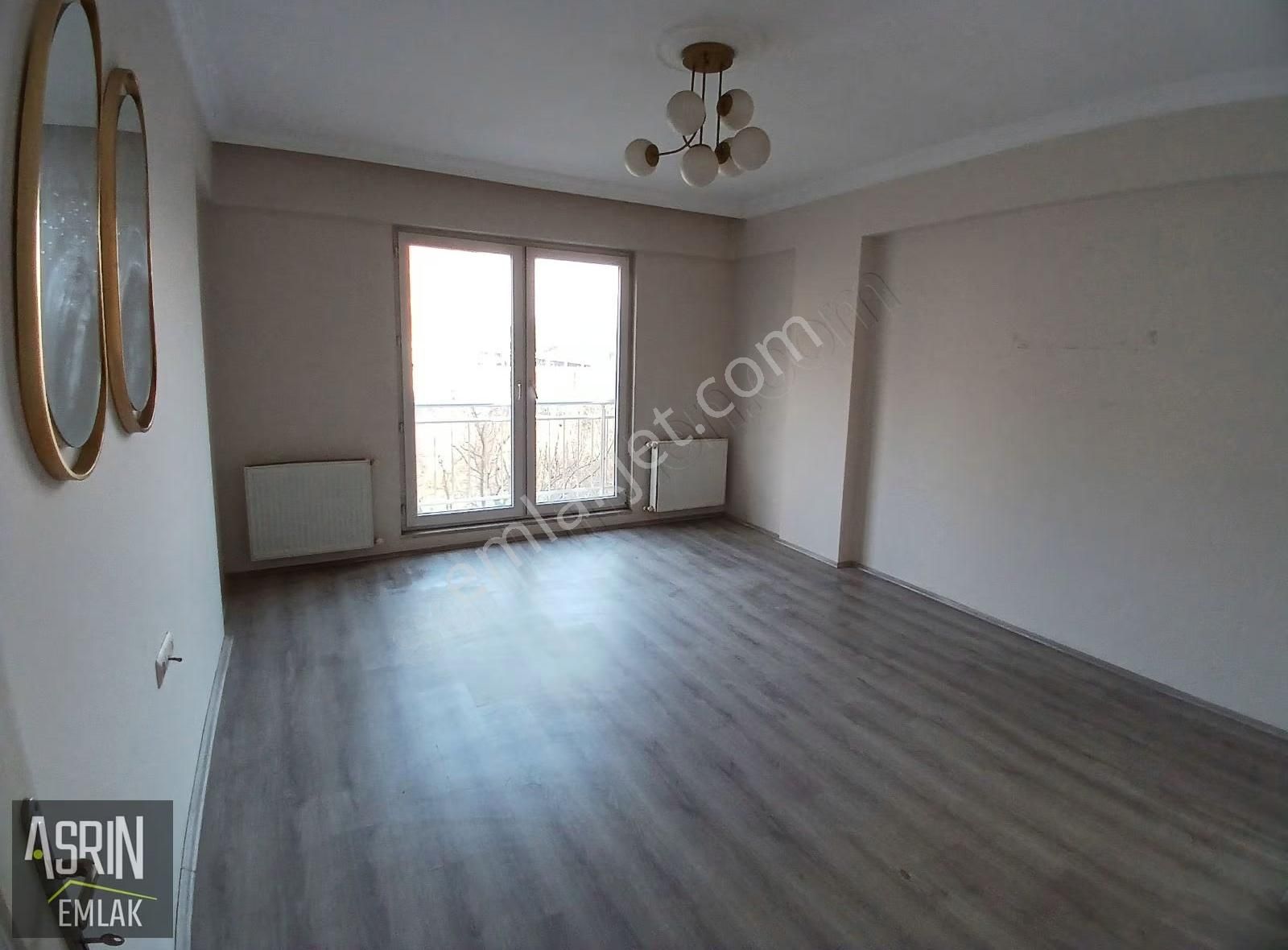 Orhaniye Mahallesinde Ara Kat 3+1 Kiralık Daire