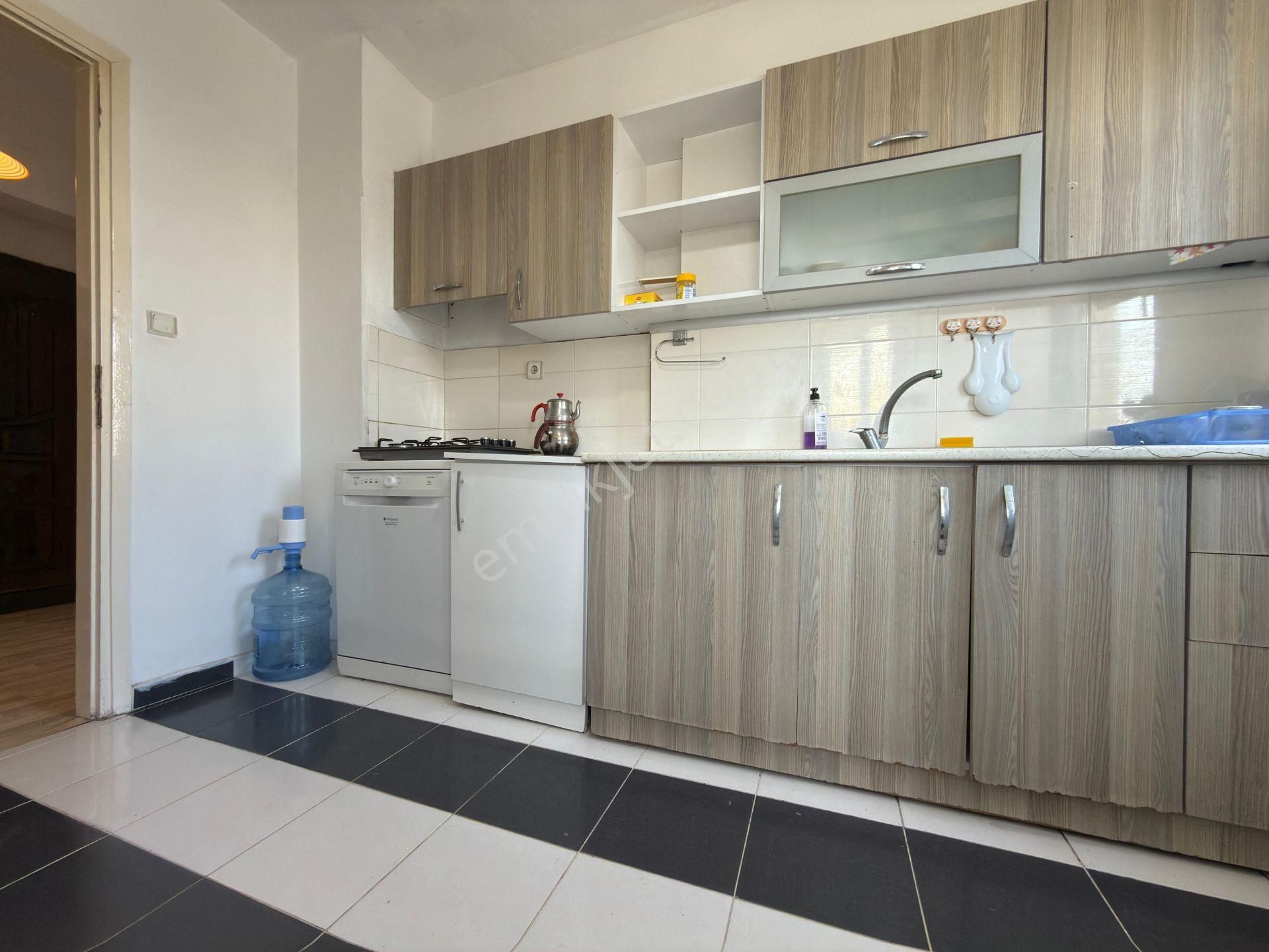 Aclass Emlaktan Kuşadasının Tam Merkezınde Kısmi Manzaralı Yatırımlık Full Eşyalı Fırsat Daire - Görsel 13