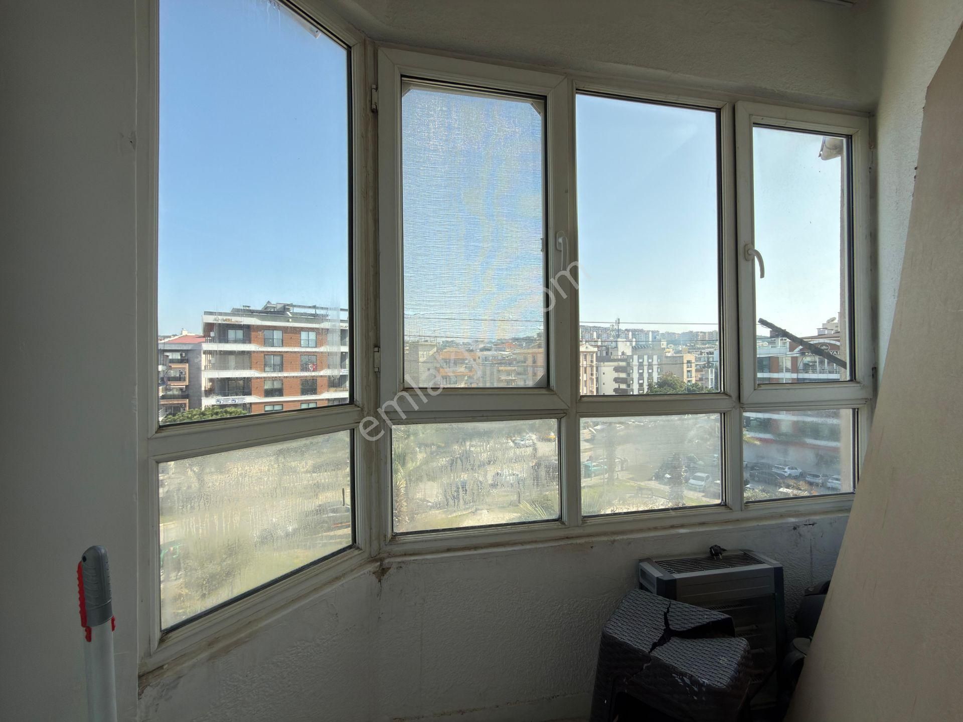 Aclass Emlaktan Kuşadasının Tam Merkezınde Kısmi Manzaralı Yatırımlık Full Eşyalı Fırsat Daire - Görsel 29