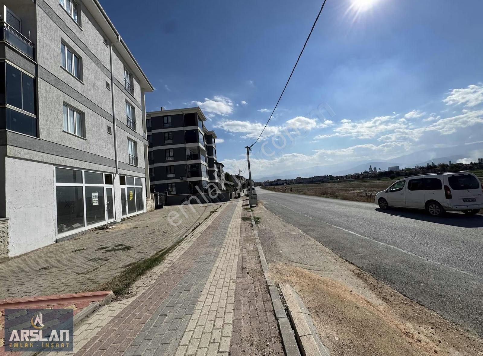 İnegöl Alanyurt Fatih Mah'de, 150m2, Satılık Köşe Başı İş Yeri - Görsel 2