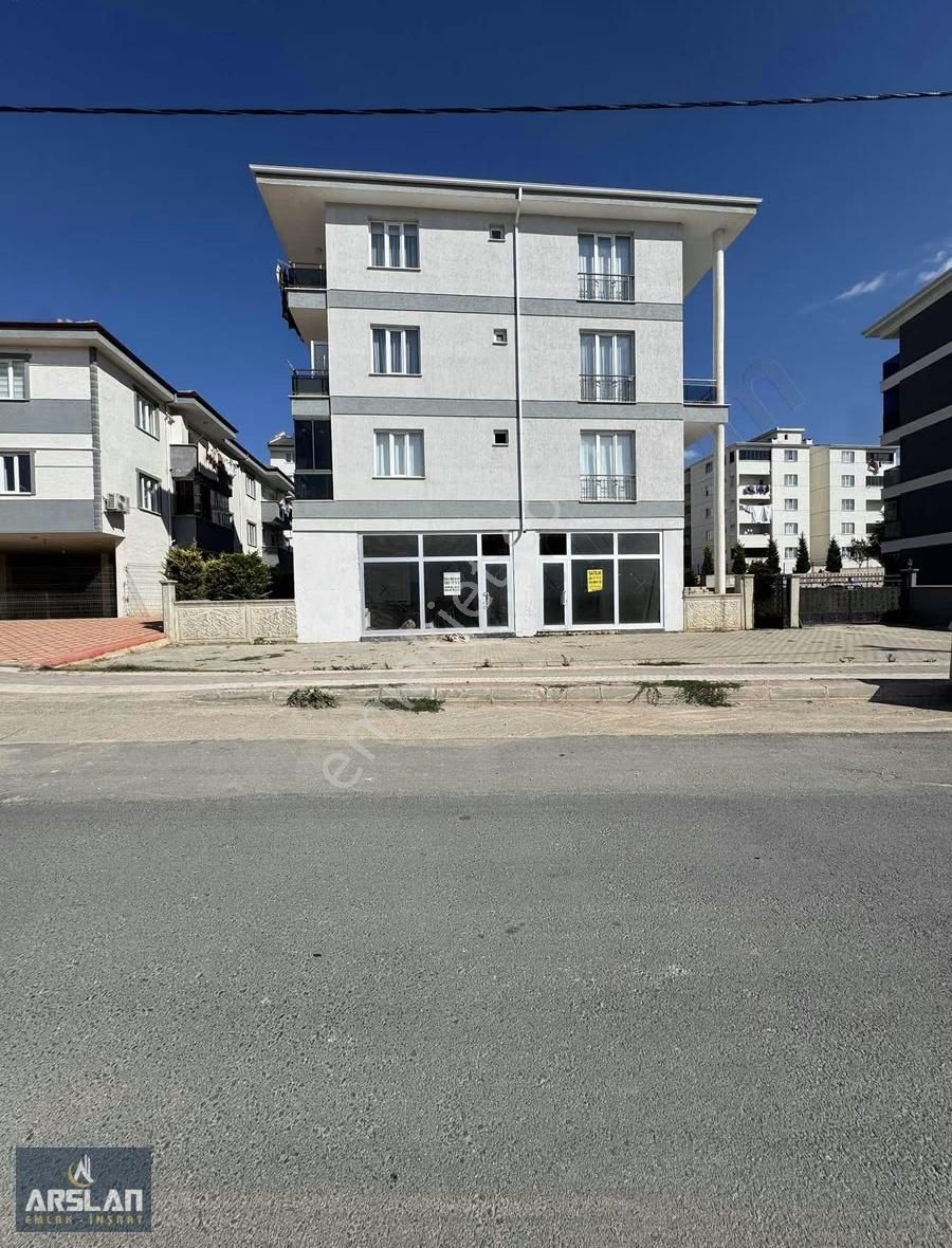 İnegöl Alanyurt Fatih Mah'de, 150m2, Satılık Köşe Başı İş Yeri - Görsel 3