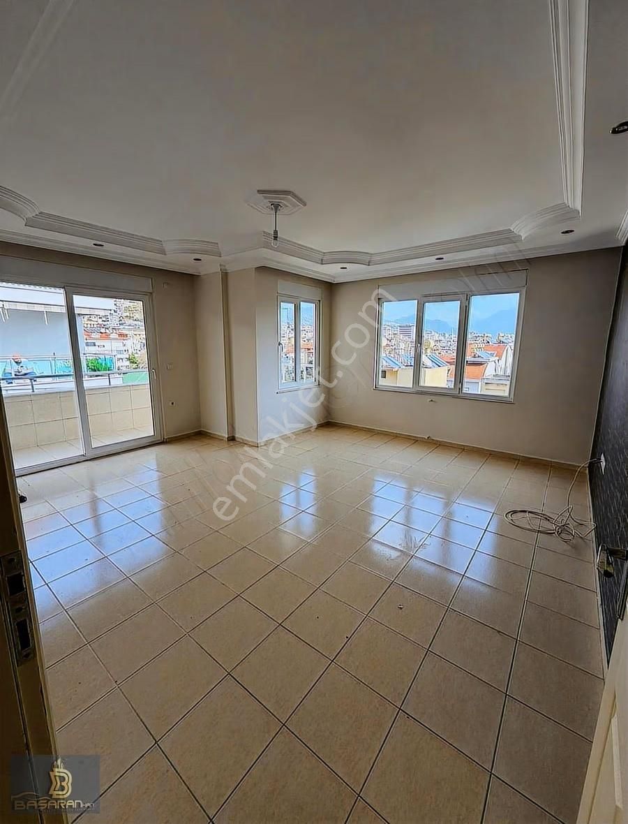 Alanya Şehir Merkezinde Kiralık 4+1 - Görsel 3