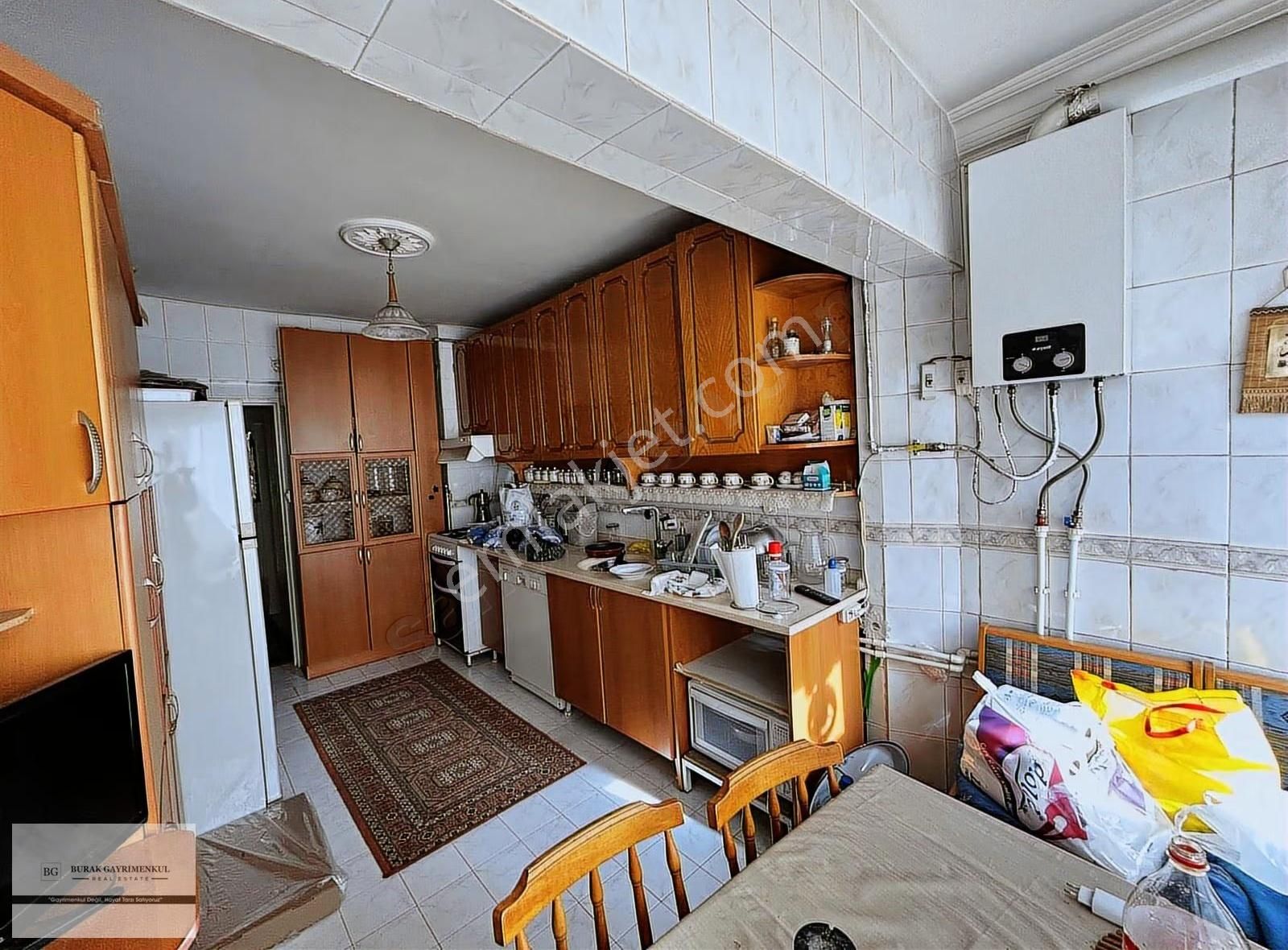 Ara Kat 3+1 135 M2 Merkezi Lokasyon Fırsat - Görsel 3