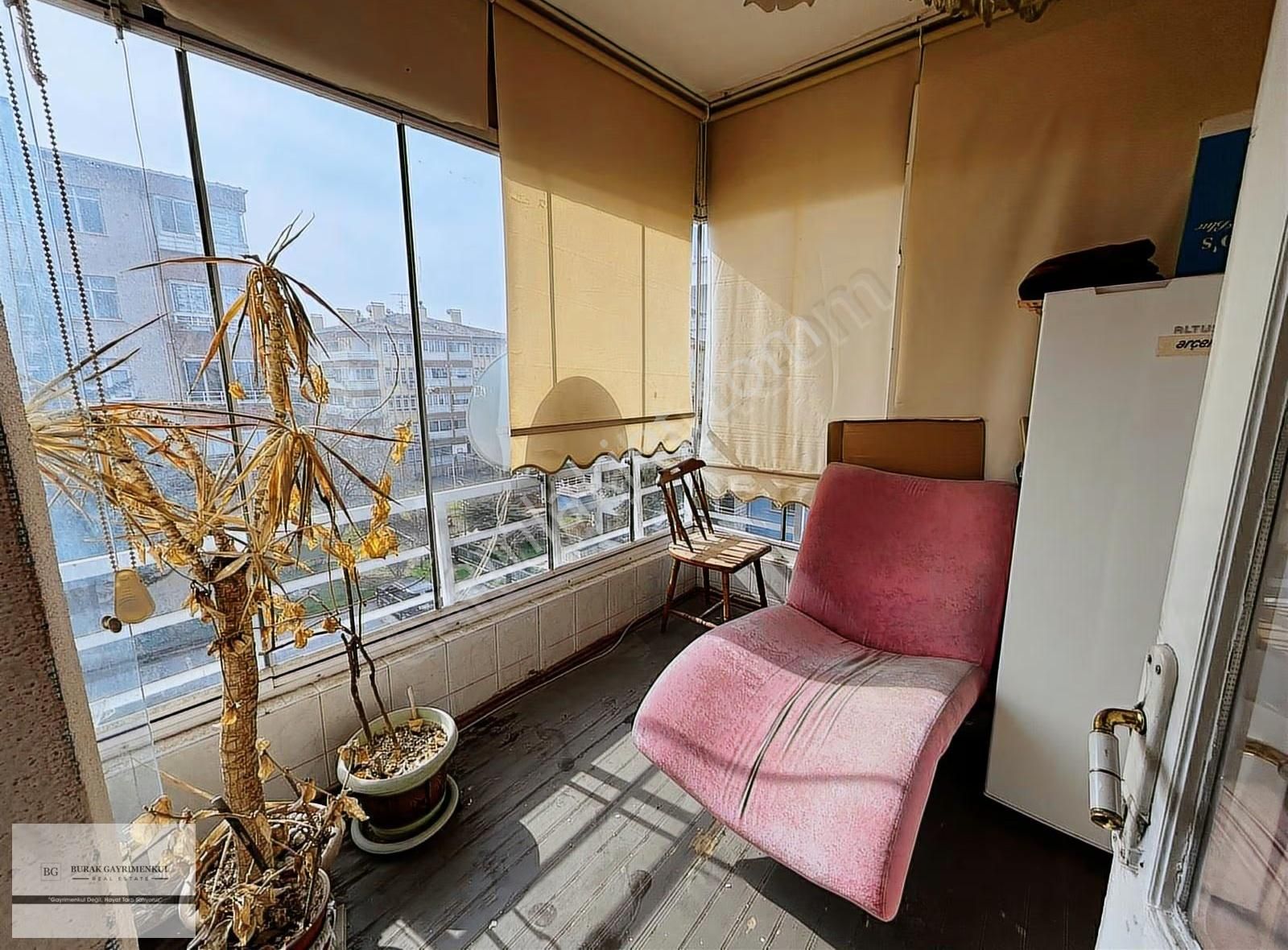 Ara Kat 3+1 135 M2 Merkezi Lokasyon Fırsat - Görsel 2