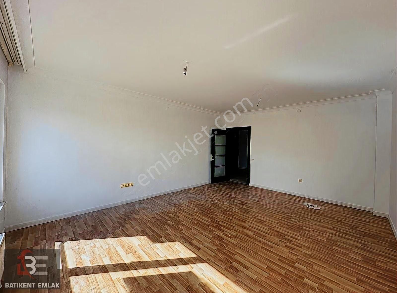 Batıkent Emlak'tan Canlı Güvenlikli Sitede Giriş Kat Daire - Görsel 28