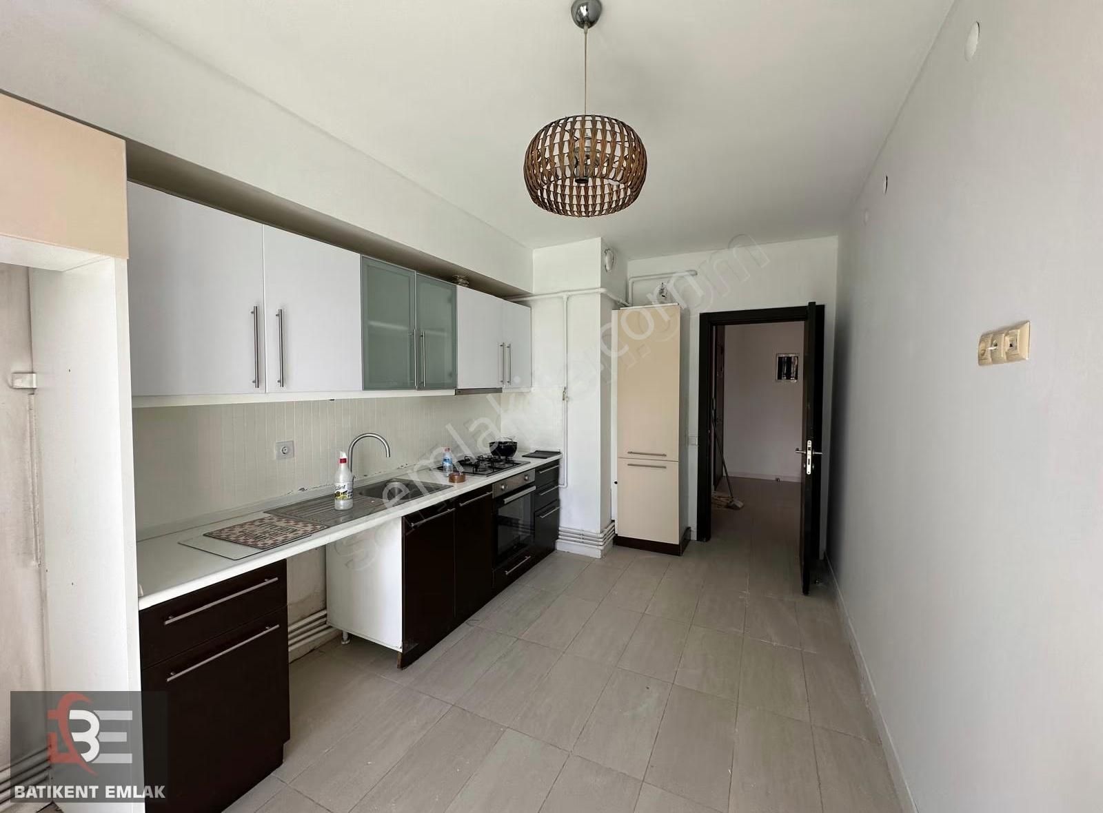 Batıkent Emlak'tan Canlı Güvenlikli Sitede Giriş Kat Daire - Görsel 17