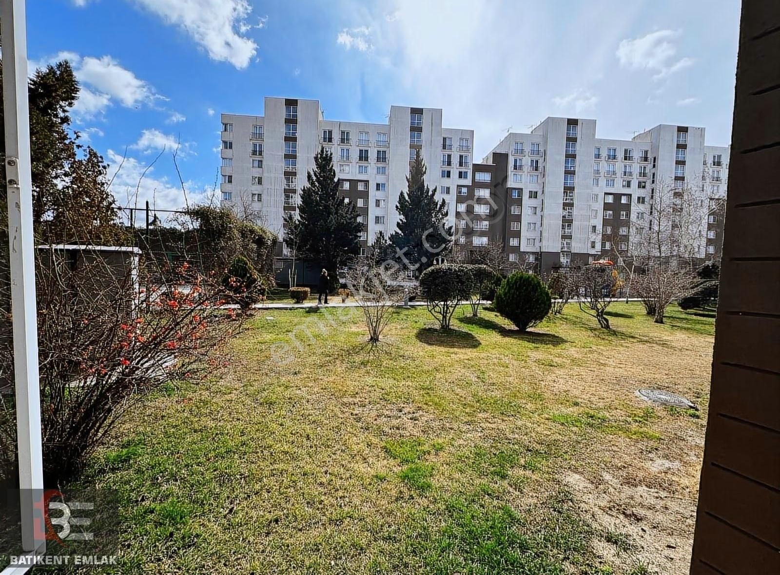 Batıkent Emlak'tan Canlı Güvenlikli Sitede Giriş Kat Daire - Görsel 16