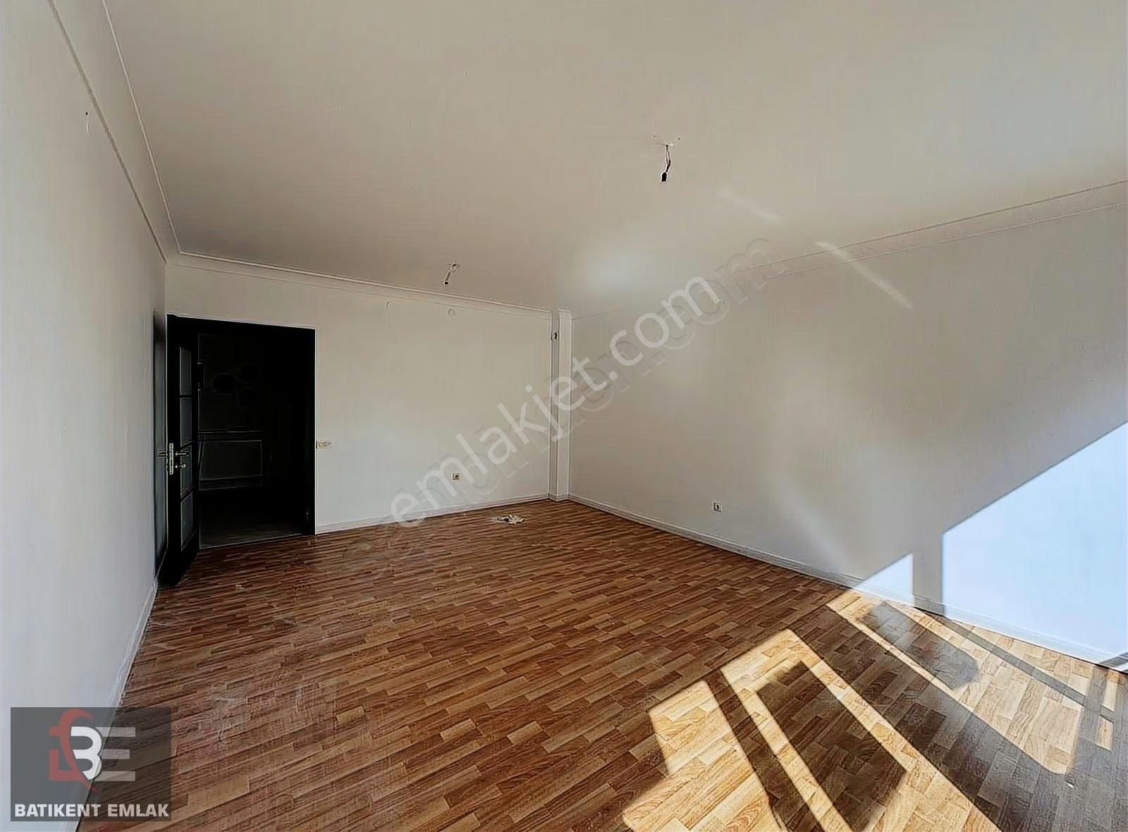 Batıkent Emlak'tan Canlı Güvenlikli Sitede Giriş Kat Daire - Görsel 34