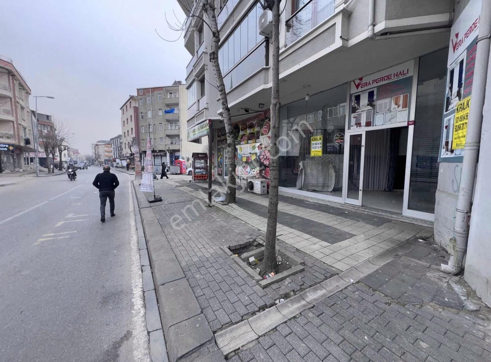 Sancaktepe Atatürk Mah Uysal Caddesi Üzeri 200m2 Bodrumlu Dükkan