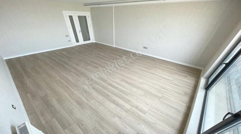 Ovacık Mahallesi Panoramik Manzaralı Teras Balkonlu 180m2 4+1 - Görsel 4
