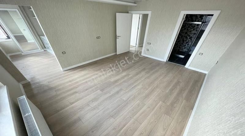 Ovacık Mahallesi Panoramik Manzaralı Teras Balkonlu 180m2 4+1 - Görsel 13
