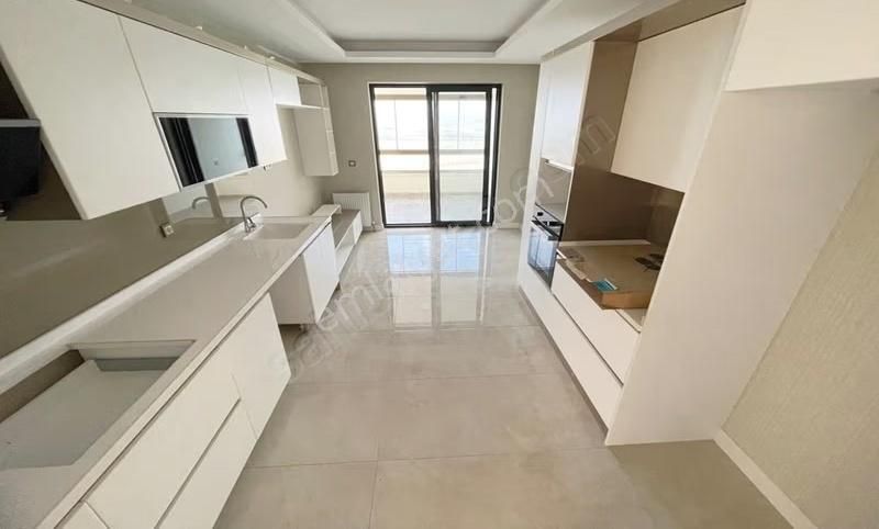 Ovacık Mahallesi Panoramik Manzaralı Teras Balkonlu 180m2 4+1