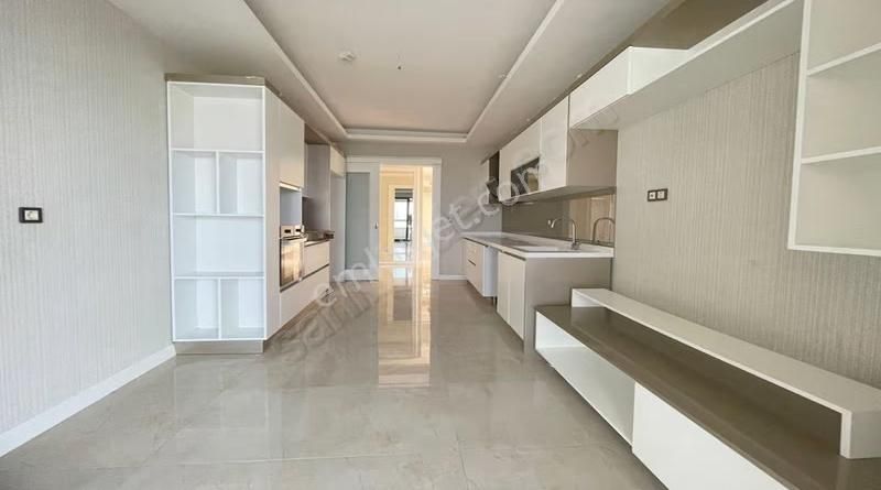 Ovacık Mahallesi Panoramik Manzaralı Teras Balkonlu 180m2 4+1 - Görsel 26