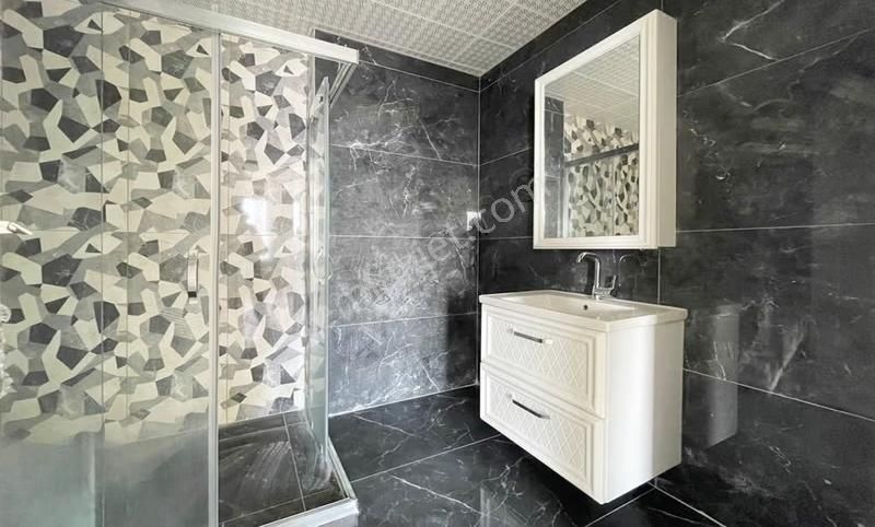 Ovacık Mahallesi Panoramik Manzaralı Teras Balkonlu 180m2 4+1 - Görsel 27