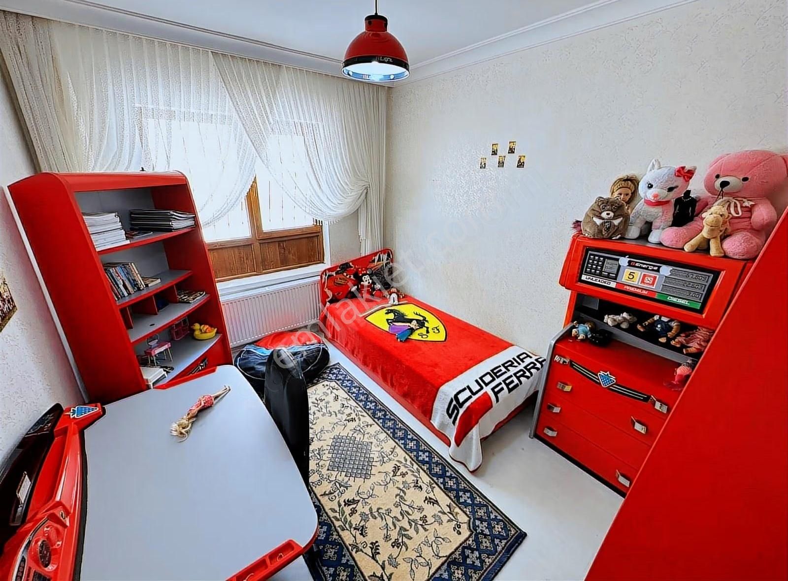 Atapark Cadde Dibi Merkezi Konumlu Giyinme Odalı Ful Yapılı 4+1 - Görsel 17