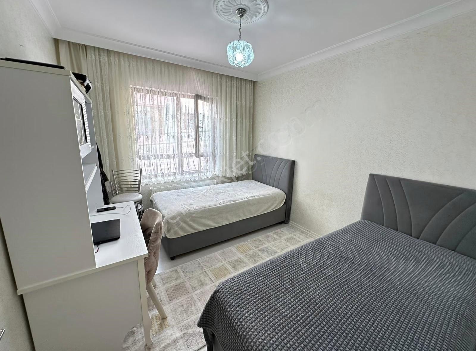 Atapark Cadde Dibi Merkezi Konumlu Giyinme Odalı Ful Yapılı 4+1 - Görsel 21