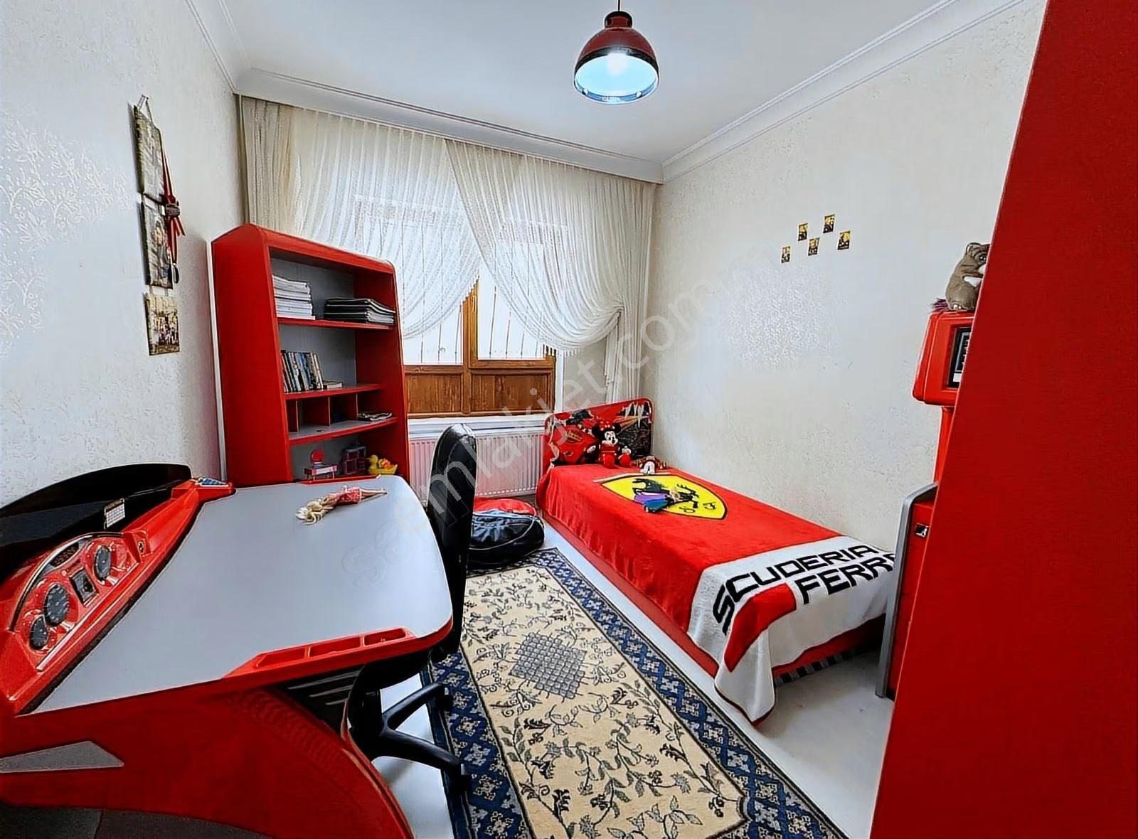 Atapark Cadde Dibi Merkezi Konumlu Giyinme Odalı Ful Yapılı 4+1 - Görsel 24