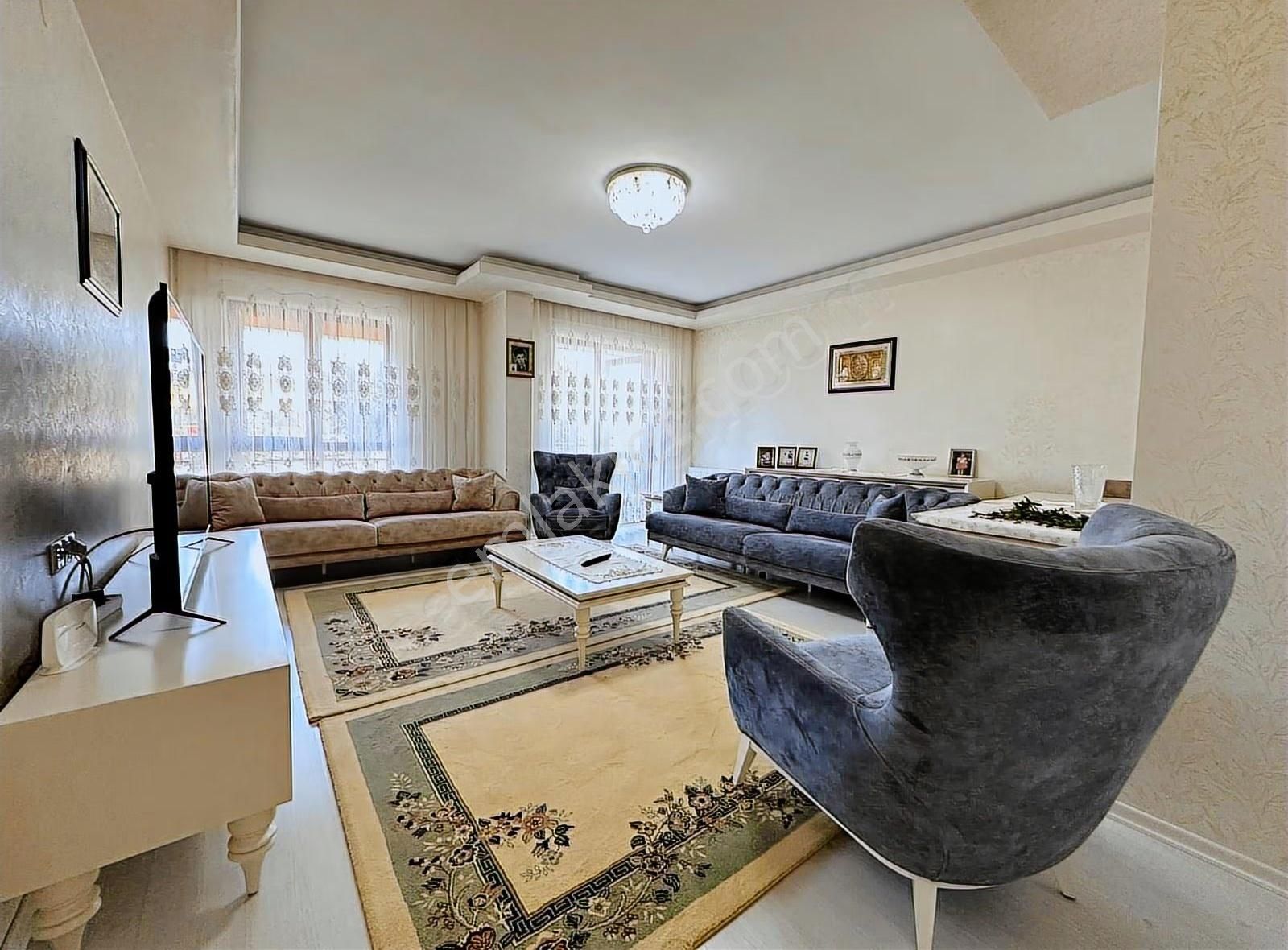 Atapark Cadde Dibi Merkezi Konumlu Giyinme Odalı Ful Yapılı 4+1 - Görsel 32