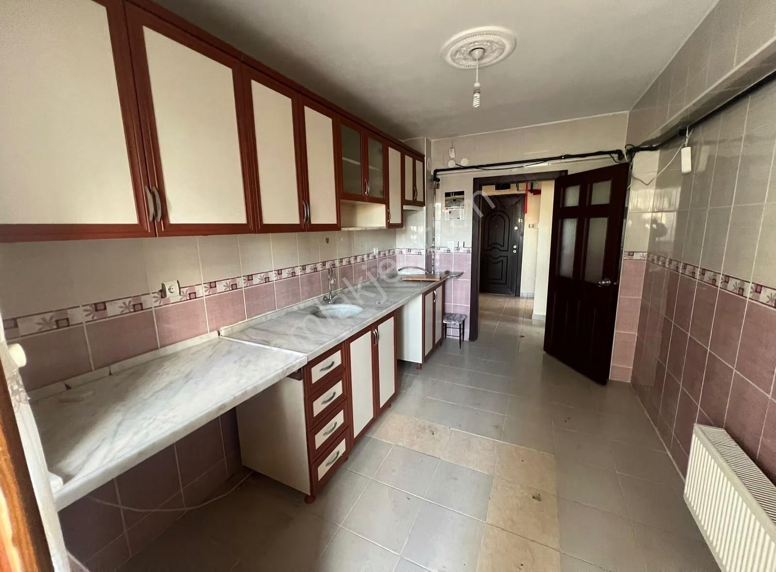 Kanuni Mahallesinde Emsallerinin Altında Yapılı 3+1 Kupon Daire - Görsel 22