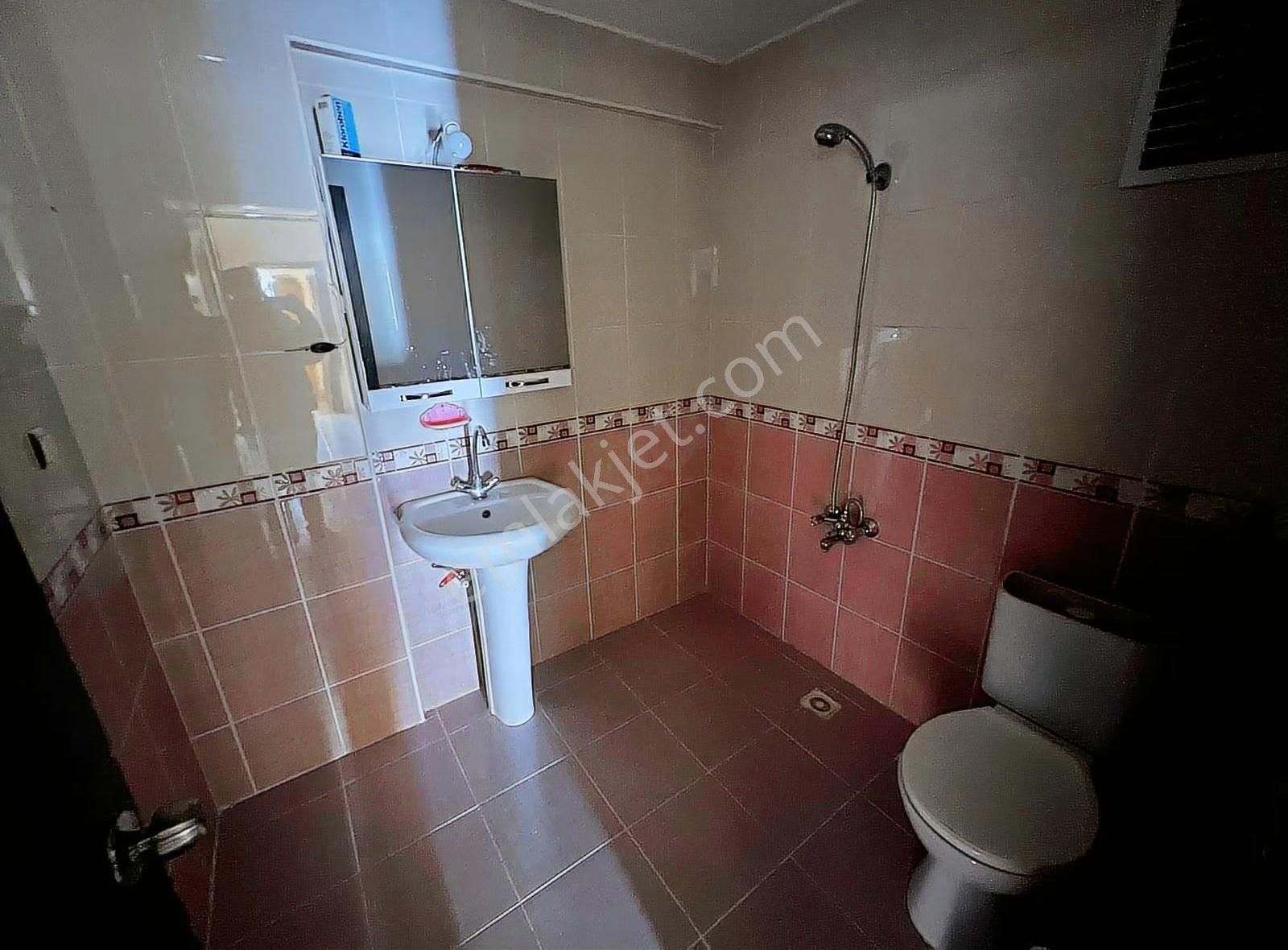 Kanuni Mahallesinde Emsallerinin Altında Yapılı 3+1 Kupon Daire - Görsel 7