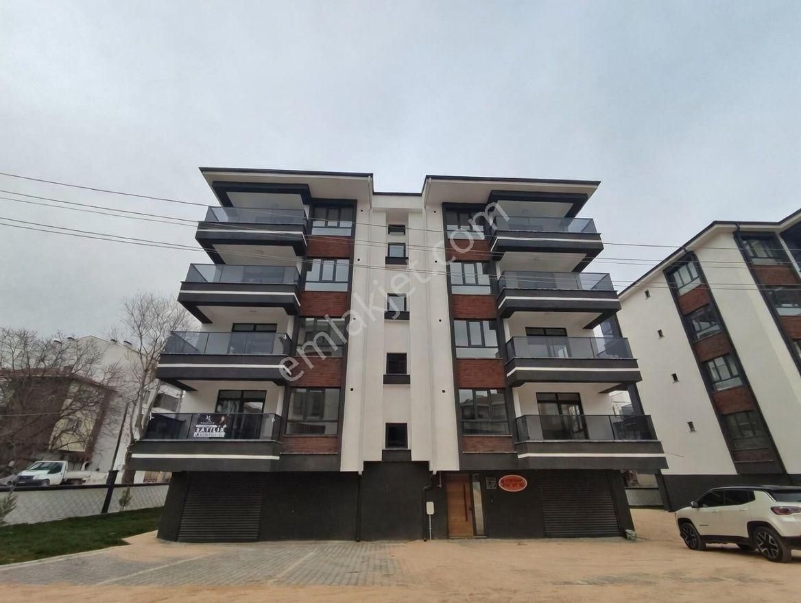 71 Evlerdesat Ilık 3+1 Lux Daire