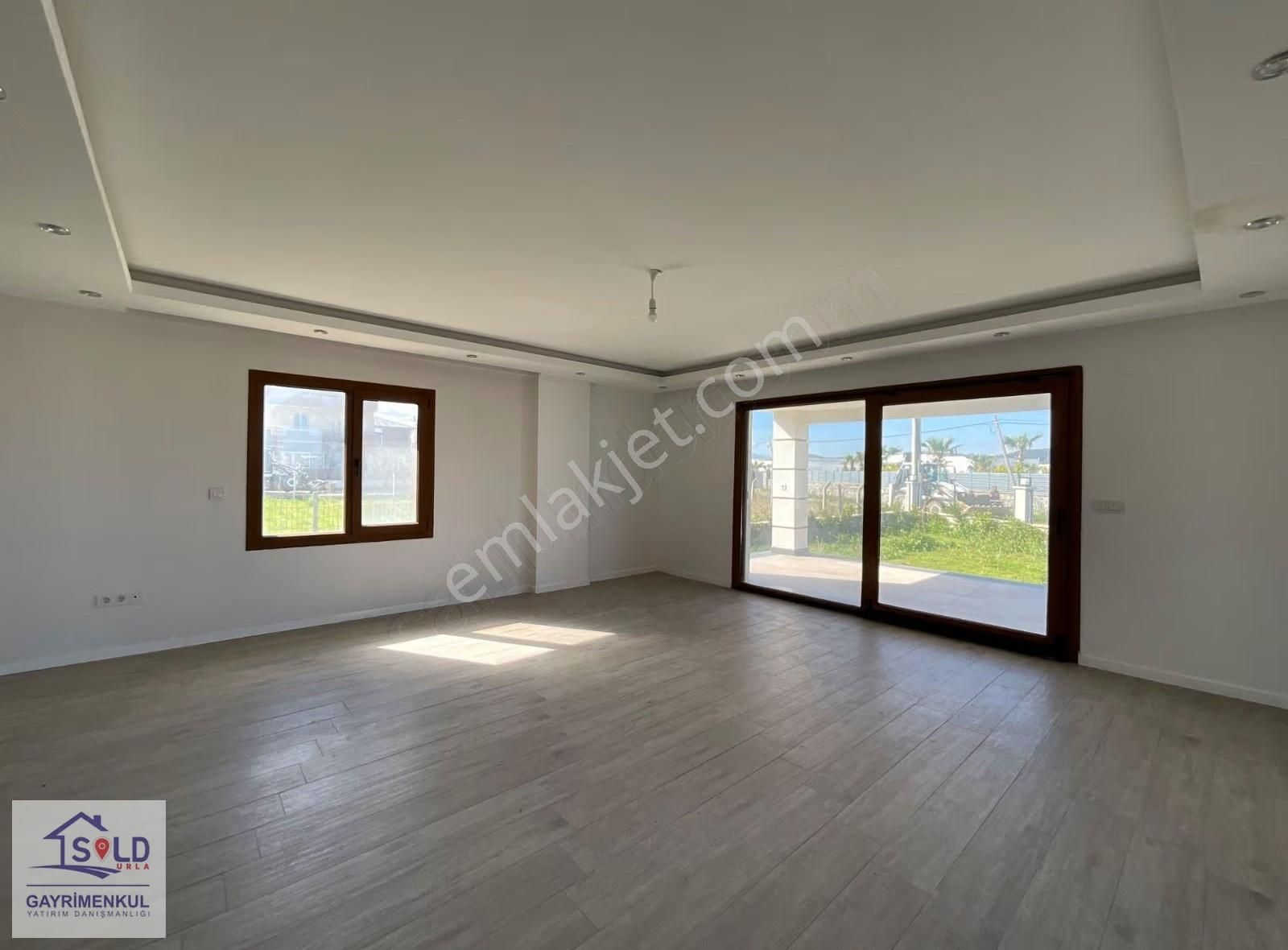 Urla Atatürk Mah Tam Müstakil 6+1 Satılık - Görsel 3