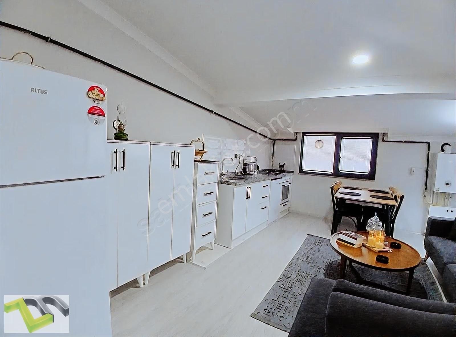 Metroya Yakın Satılık 4+2 Çatı Dublex 2 Bölünmüş - Görsel 2