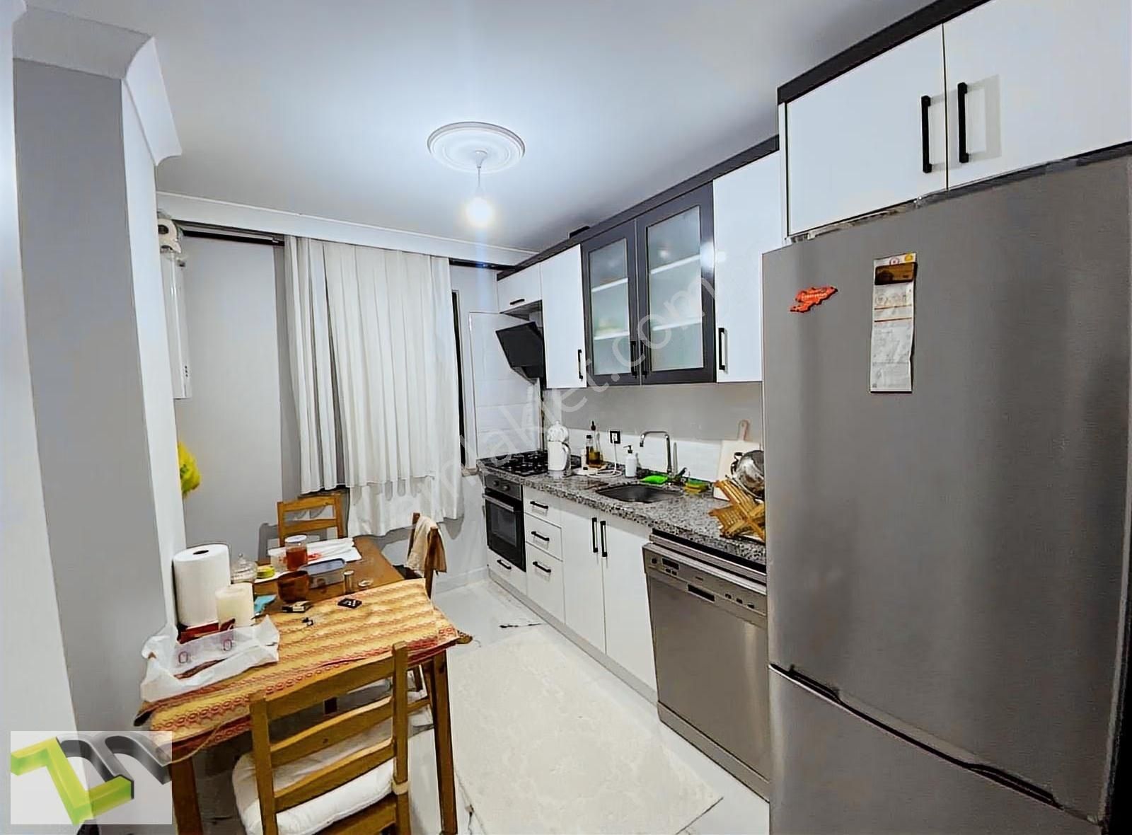 Metroya Yakın Satılık 4+2 Çatı Dublex 2 Bölünmüş