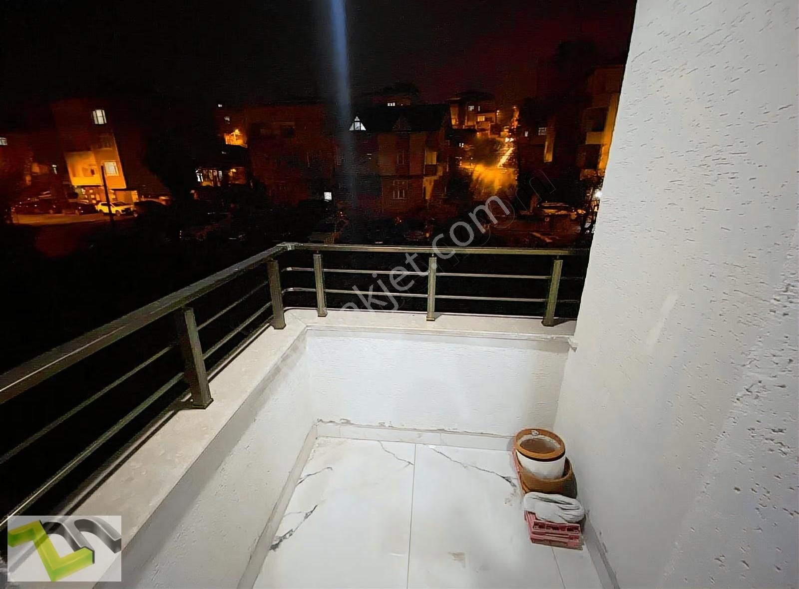 Metroya Yakın Satılık 4+2 Çatı Dublex 2 Bölünmüş - Görsel 11