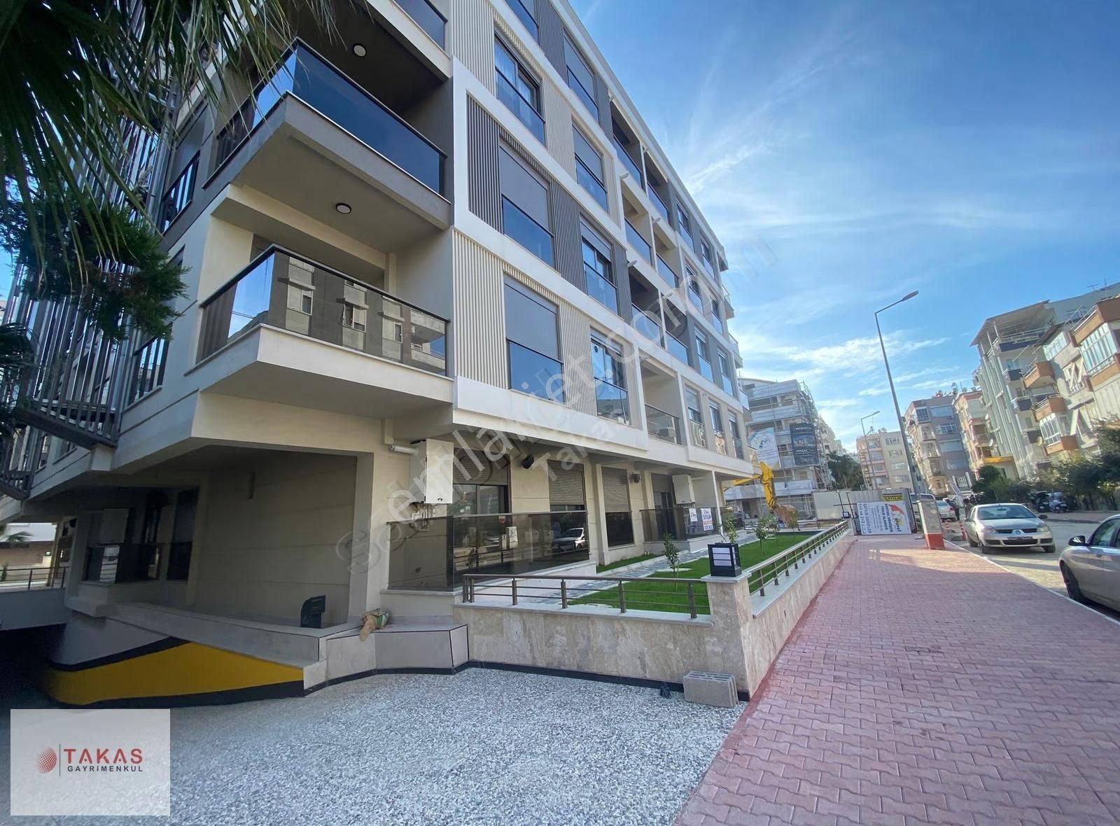 Sıfır Bina, Denize 100 Metre, Yüksek Getirili Lüks 1+1 - Görsel 22