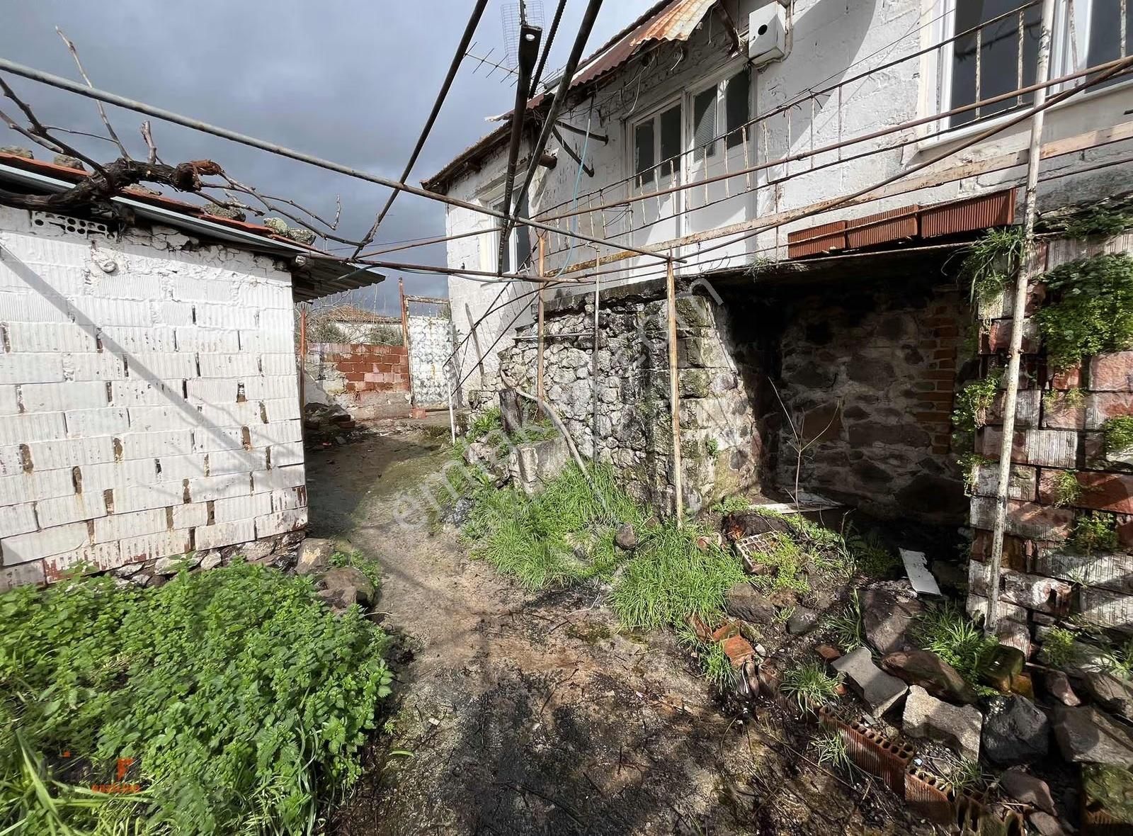 Göçbeyli'de Satılık 2 Haneli Köy Evi Ve Arsası - Görsel 33