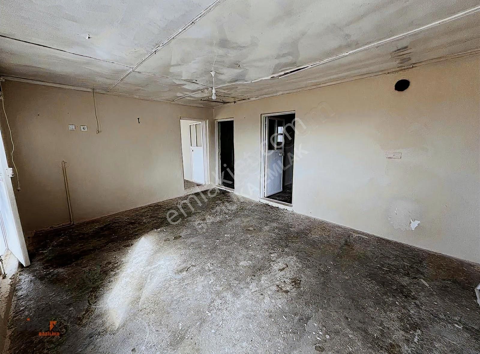 Göçbeyli'de Satılık 2 Haneli Köy Evi Ve Arsası - Görsel 34