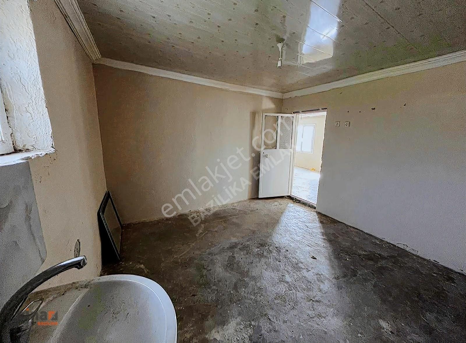 Göçbeyli'de Satılık 2 Haneli Köy Evi Ve Arsası - Görsel 18